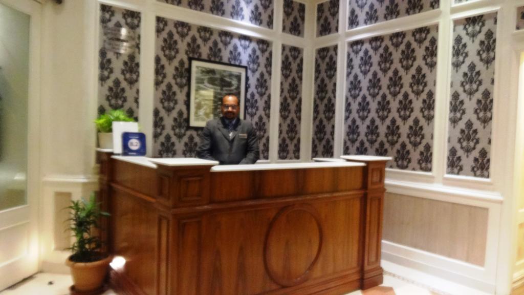 Hotel Bright New Delhi Buitenkant foto