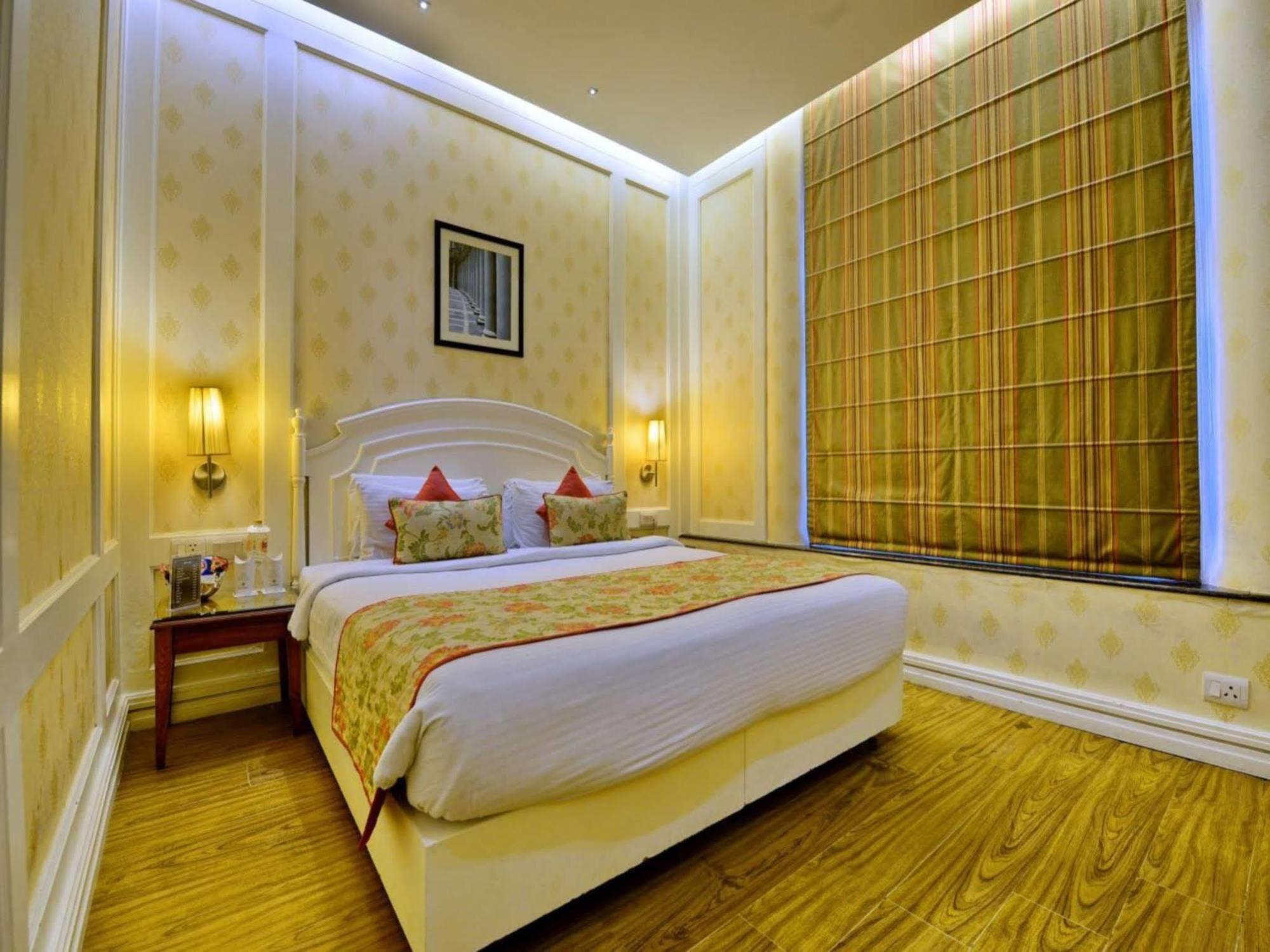 Hotel Bright New Delhi Buitenkant foto