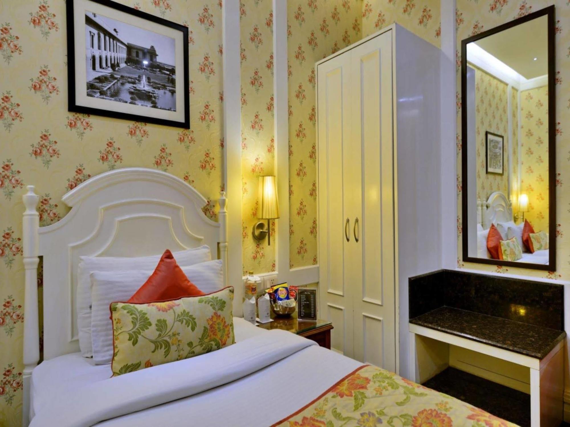 Hotel Bright New Delhi Buitenkant foto